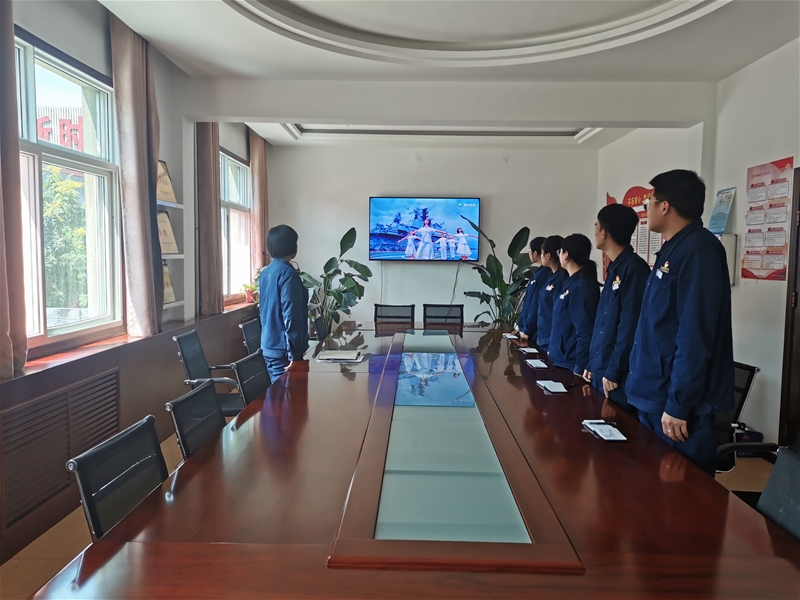 8月25日，儲運中心團委組織新進大學生開展“請黨放心 強國有我”主題團日活動