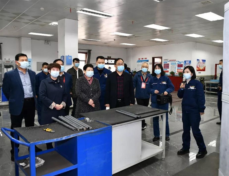 李秀華深入第八屆“陜鋼杯”職業技能競賽各考點巡查考試情況